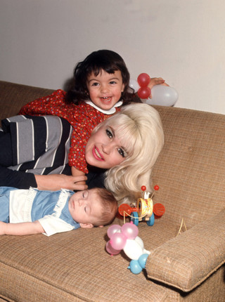 MY MOM JAYNE: A FILM BY MARISKA HARGITAY