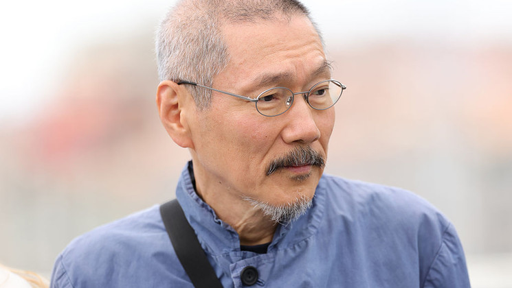 CANNES, FRANCE - MAY 13: Jury Member, Hong Sang-soo during the Jury photocall at the 78th annual Cannes Film Festival on May 13, 2025 in Cannes, France. (Photo by Monica Schipper/Getty Images) © Monica Schipper/Getty Images